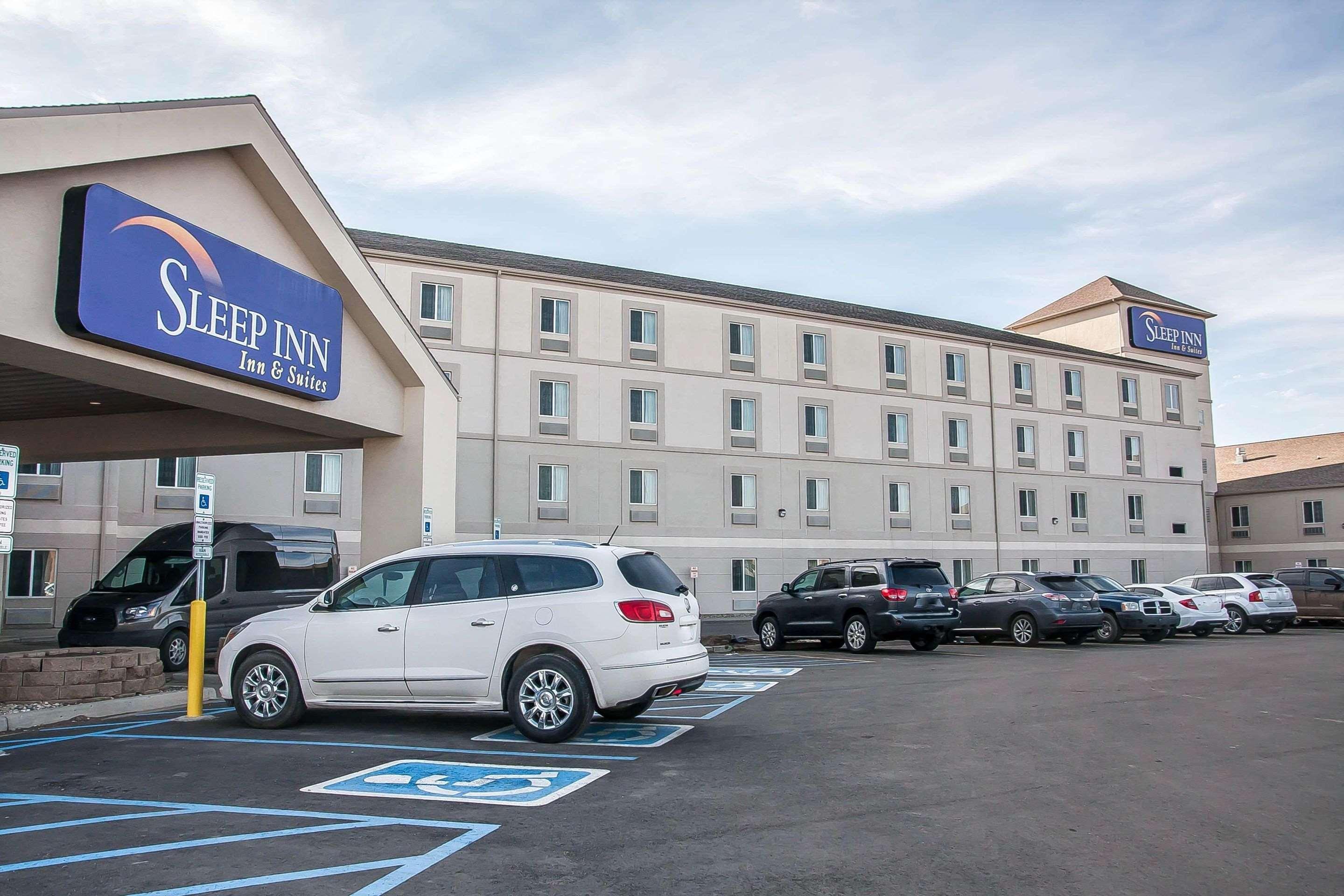 Sleep Inn & Suites Conference Center And Water Park Minot Extérieur photo